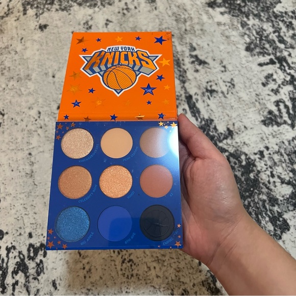 ColourPop Eyeshadow Palette NBA New York Knicks - Picture 3 of 4